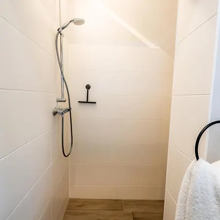 Apartmán 4 Neues Luxurioeses Terrasse Tolle Einzelbetten Ruhig *